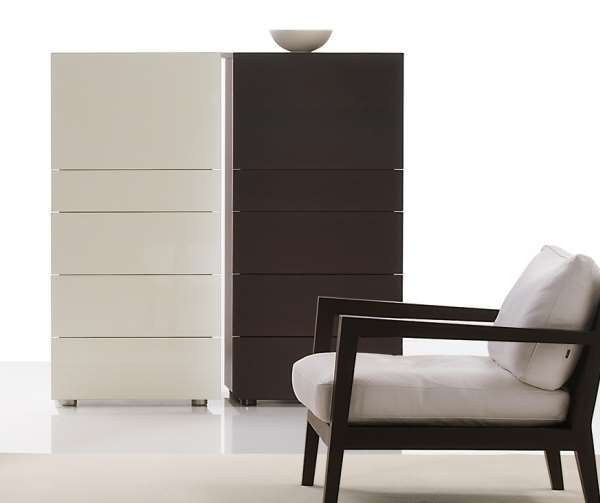 The furniture for your home, a guarantee of quality made in Italy. The high chest of drawers for the sleeping area, signed by Abbinabili.